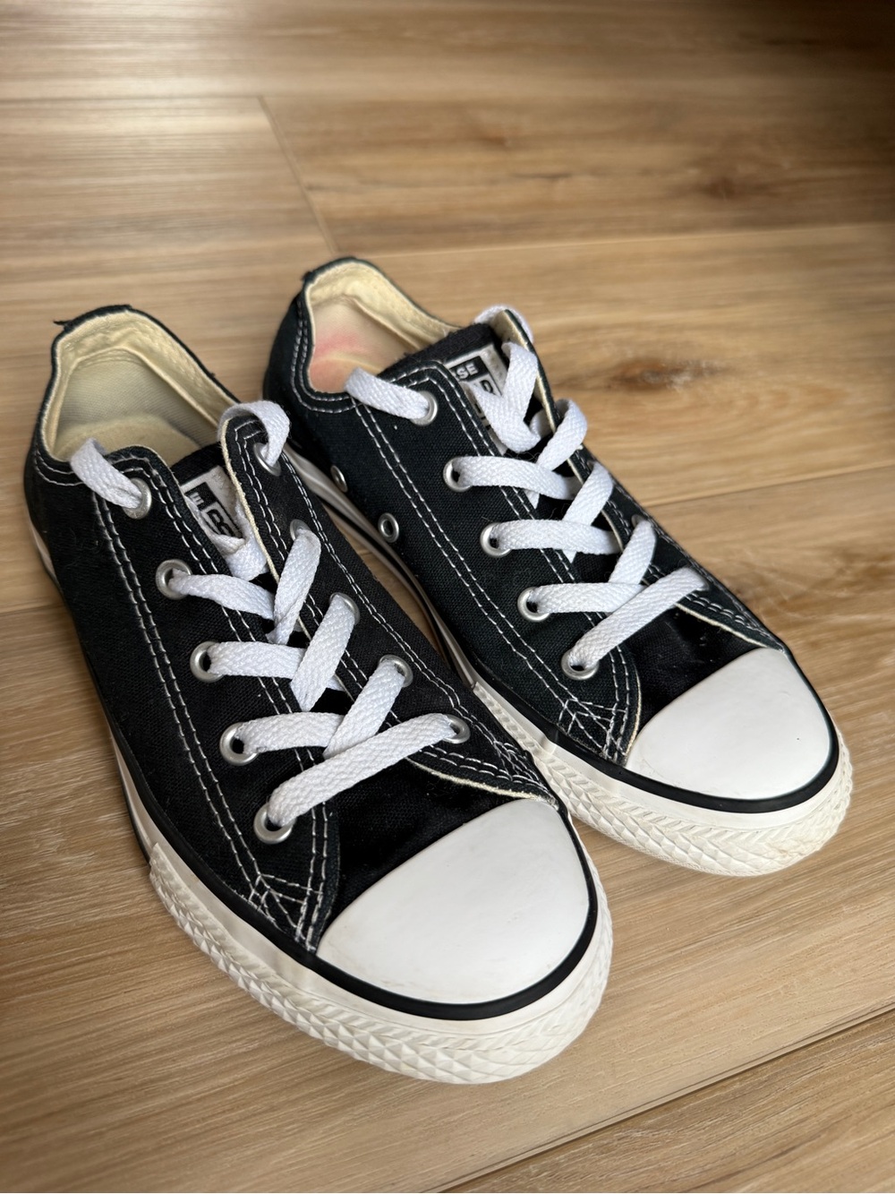 Chuck Taylor All Star Canvas Black low top shoe sneaker size Little Kids 2Y